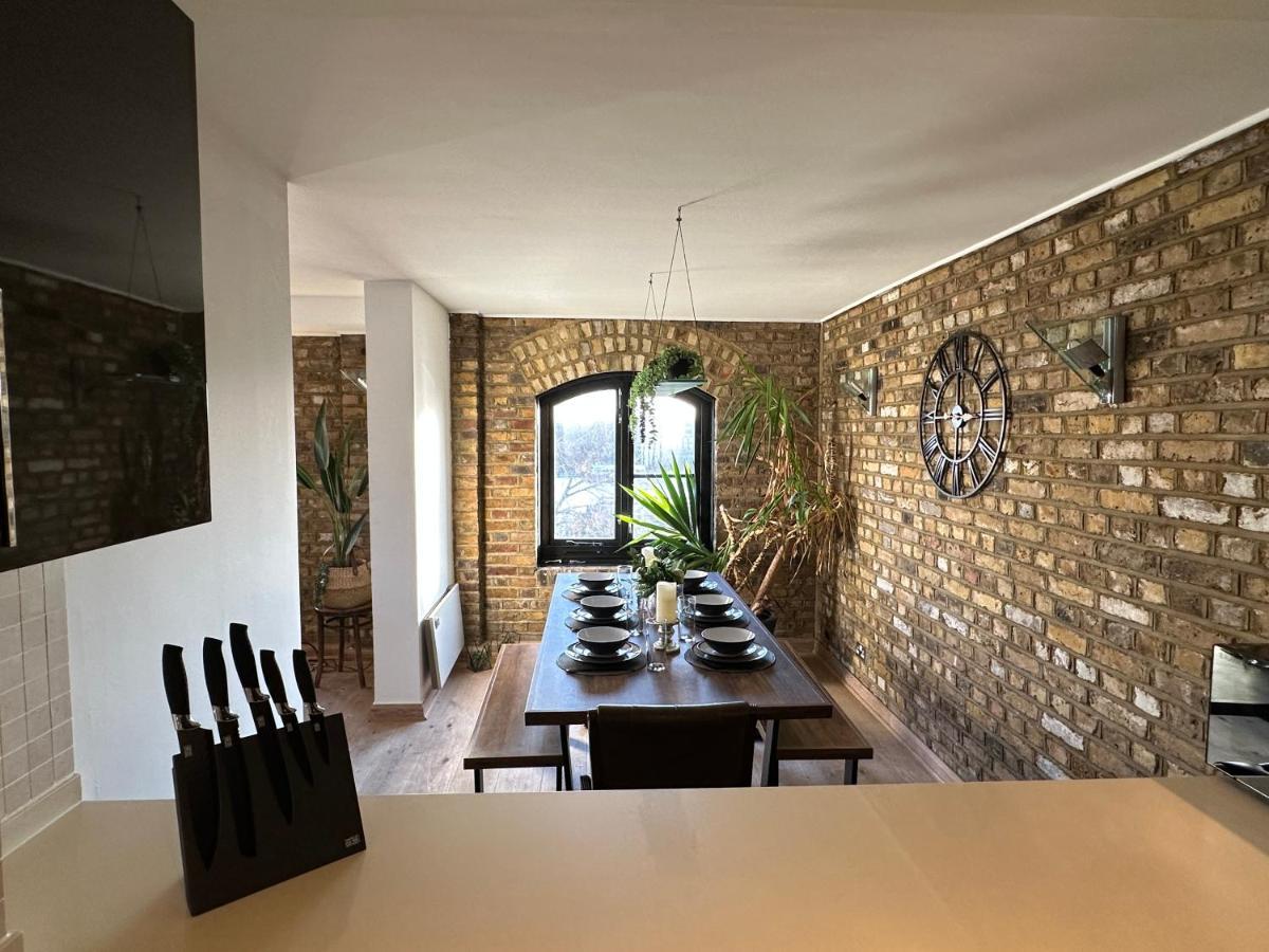 Appartement Deluxe Penthouse Riverside View 2 Bedroom Flat With Lift - Old Industrial Factory Warehouse