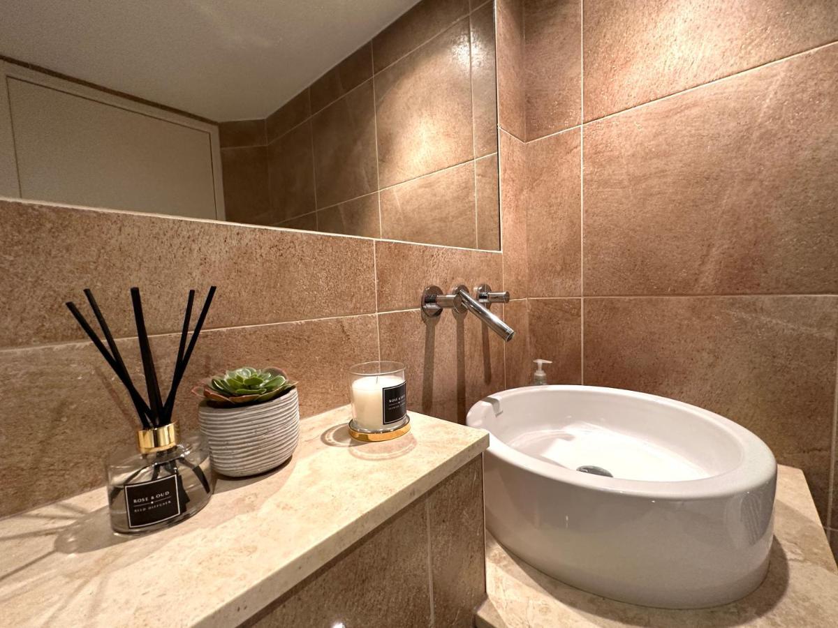 Deluxe Penthouse Riverside View 2 Bedroom Flat With Lift - Old Industrial Factory Warehouse Appartement *