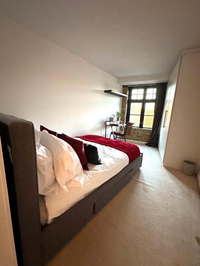 Deluxe Penthouse Riverside View 2 Bedroom Flat With Lift - Old Industrial Factory Warehouse Appartement *